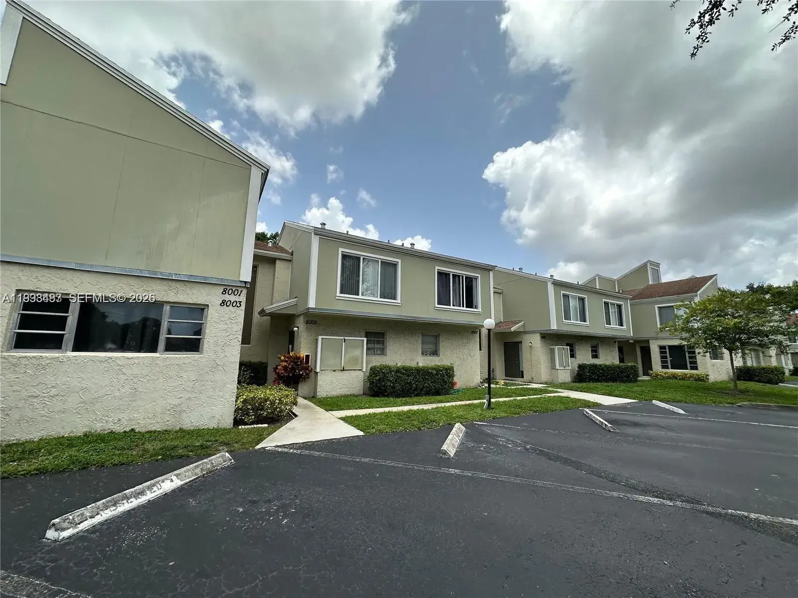 2 bedroom 1 bath Residential for sale at 8005 Lagos De Campo Blvd # 4, Tamarac FL 33321