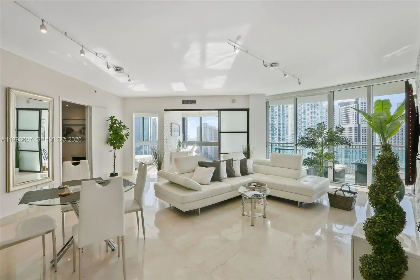 350 S Miami Ave # 3002, Miami FL 33130 photo 4