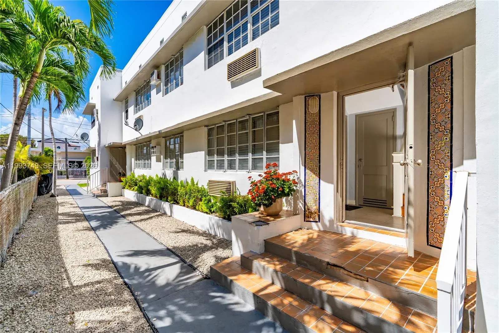 1 bedroom 1 bath Residential Lease for rent at 7635 Dickens Ave # 3, Miami Beach FL 33141