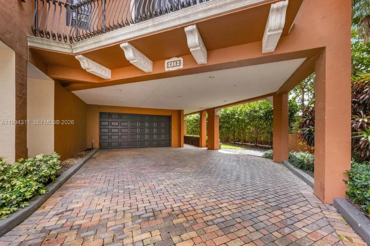 3 bedroom 3 bath Residential for sale at 3471 Main Hwy # 619, Miami FL 33133