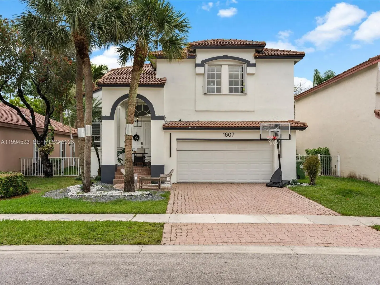 4 bedroom 3 bath Residential for sale at 1607 SW 157th Ave, Pembroke Pines FL 33027