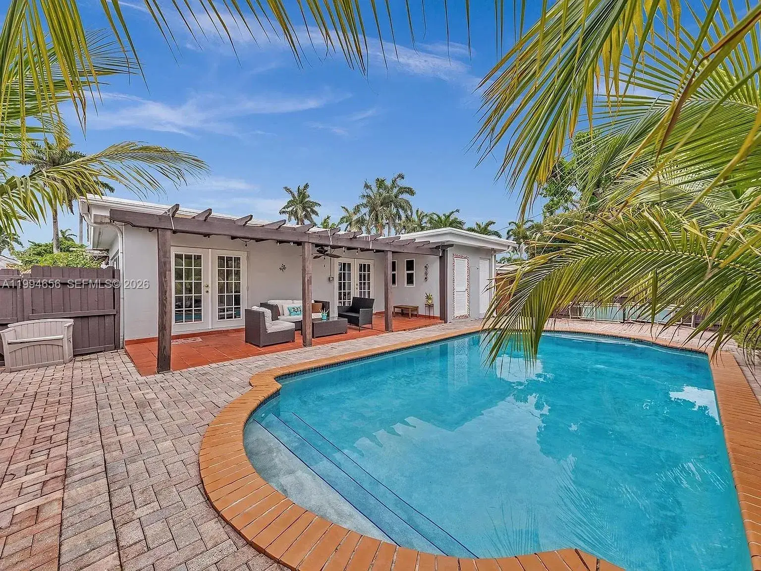 4 bedroom 3 bath Residential Lease for rent at 1143 Lincoln St, Hollywood FL 33019