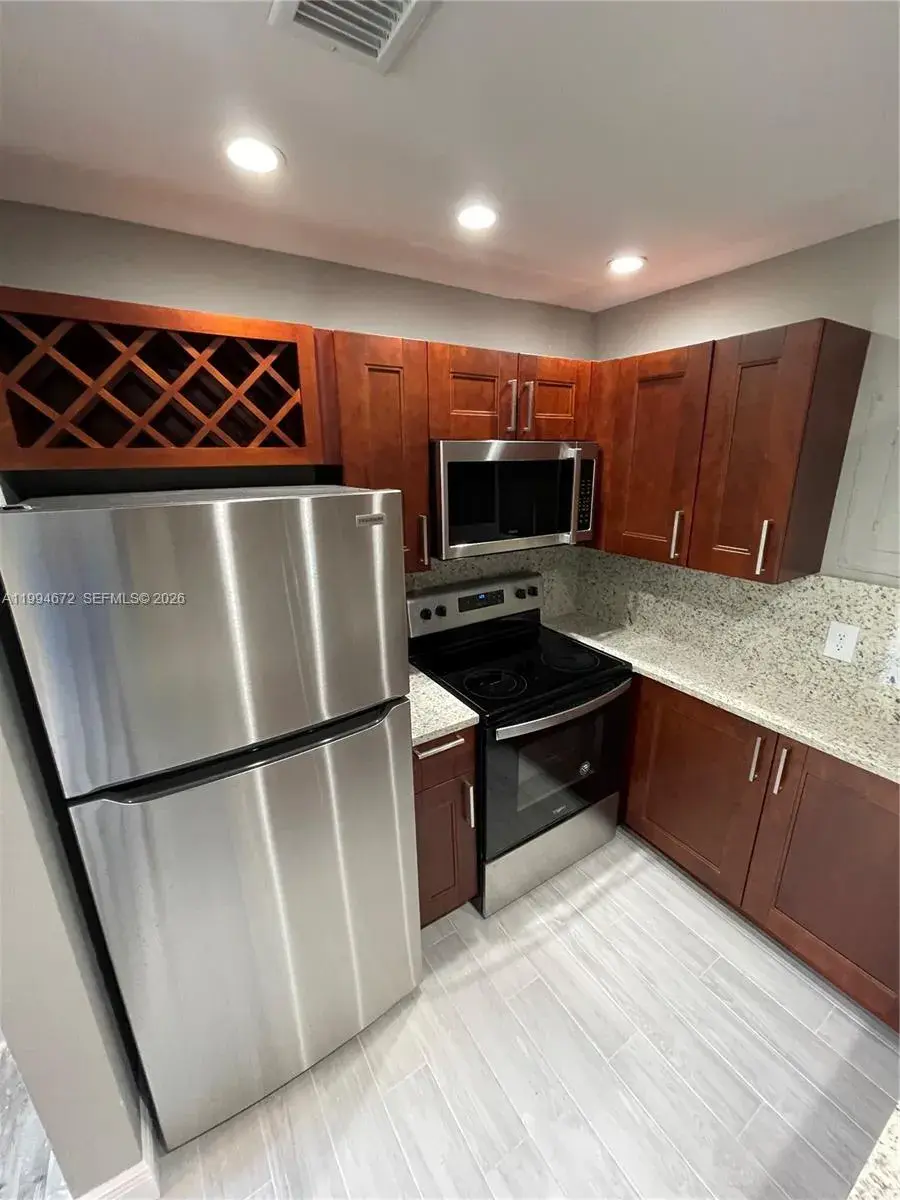 2 bedroom 2 bath Residential Lease for rent at 8911 NW 28th Dr # 32, Coral Springs FL 33065