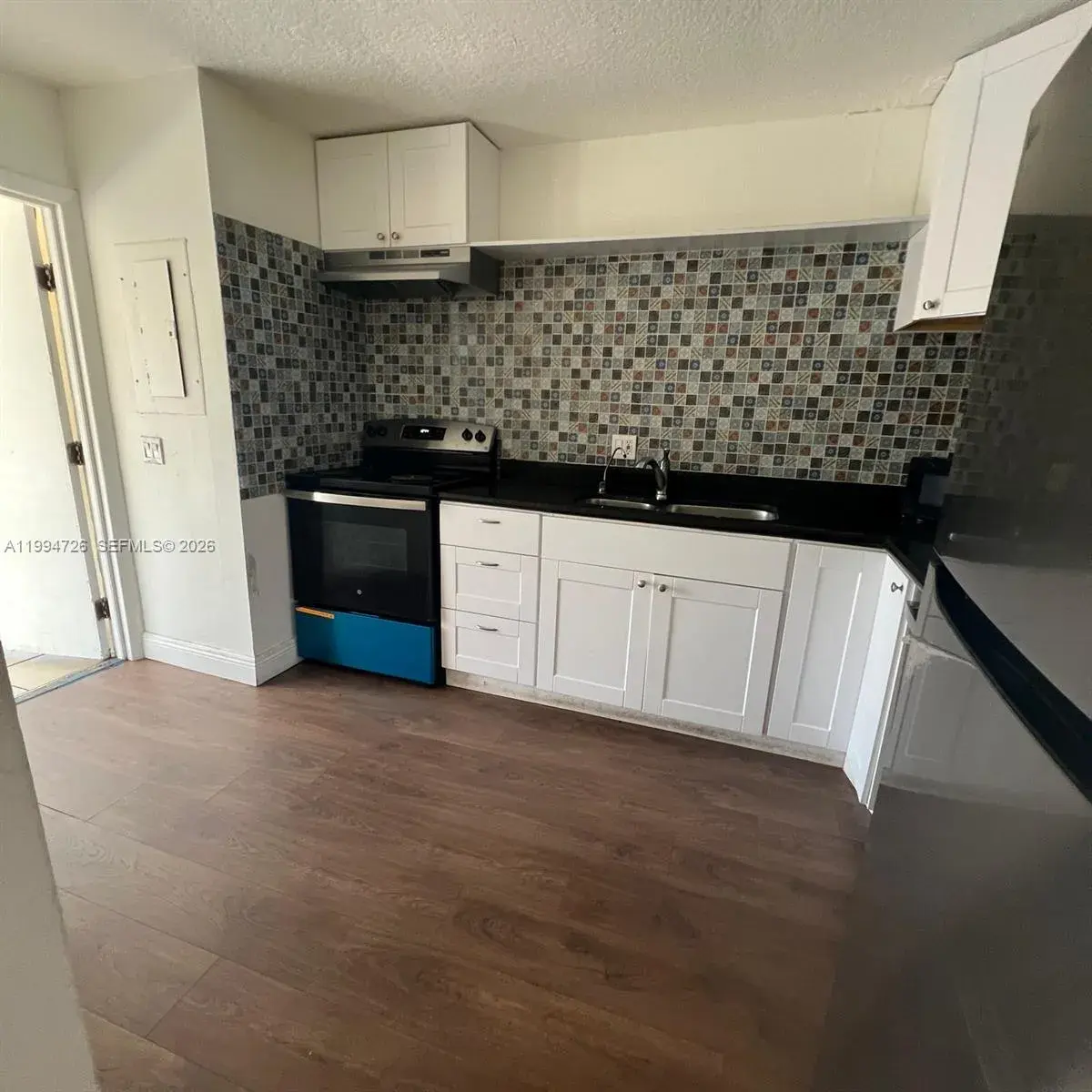 109 SW 1st Ave, Hallandale Beach FL 33009