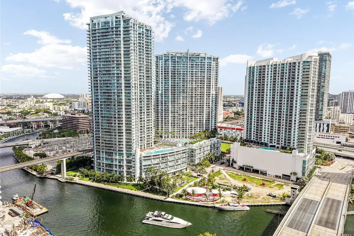 90 SW 3rd St # 3003, Miami FL 33130