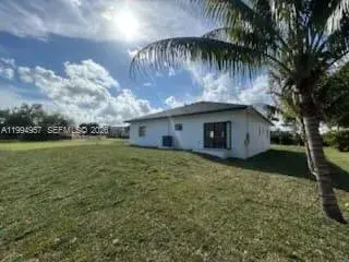1468 NW 100th St, Miami FL 33147