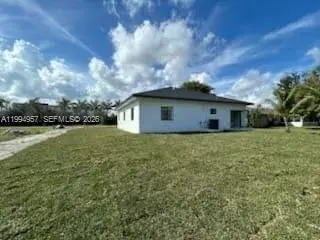 1468 NW 100th St, Miami FL 33147