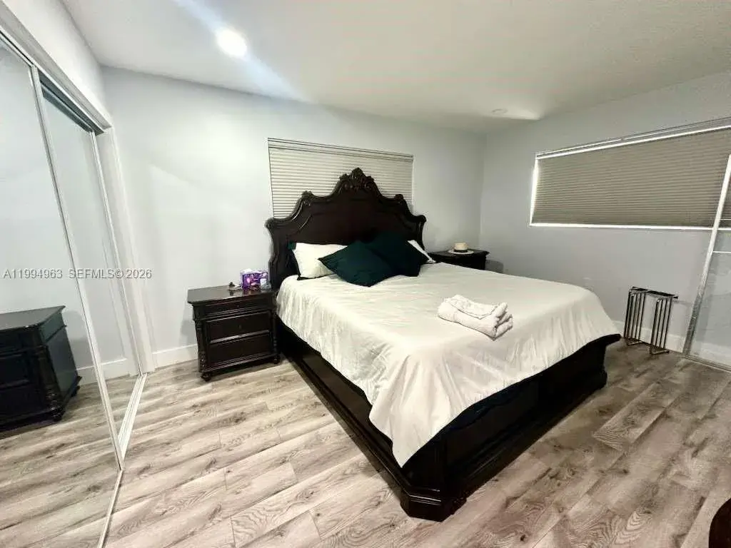 628 SW 6th Ave, Hallandale Beach FL 33009