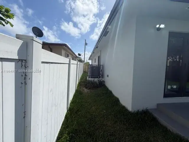 644 NW 6th Ct, Hallandale Beach FL 33009