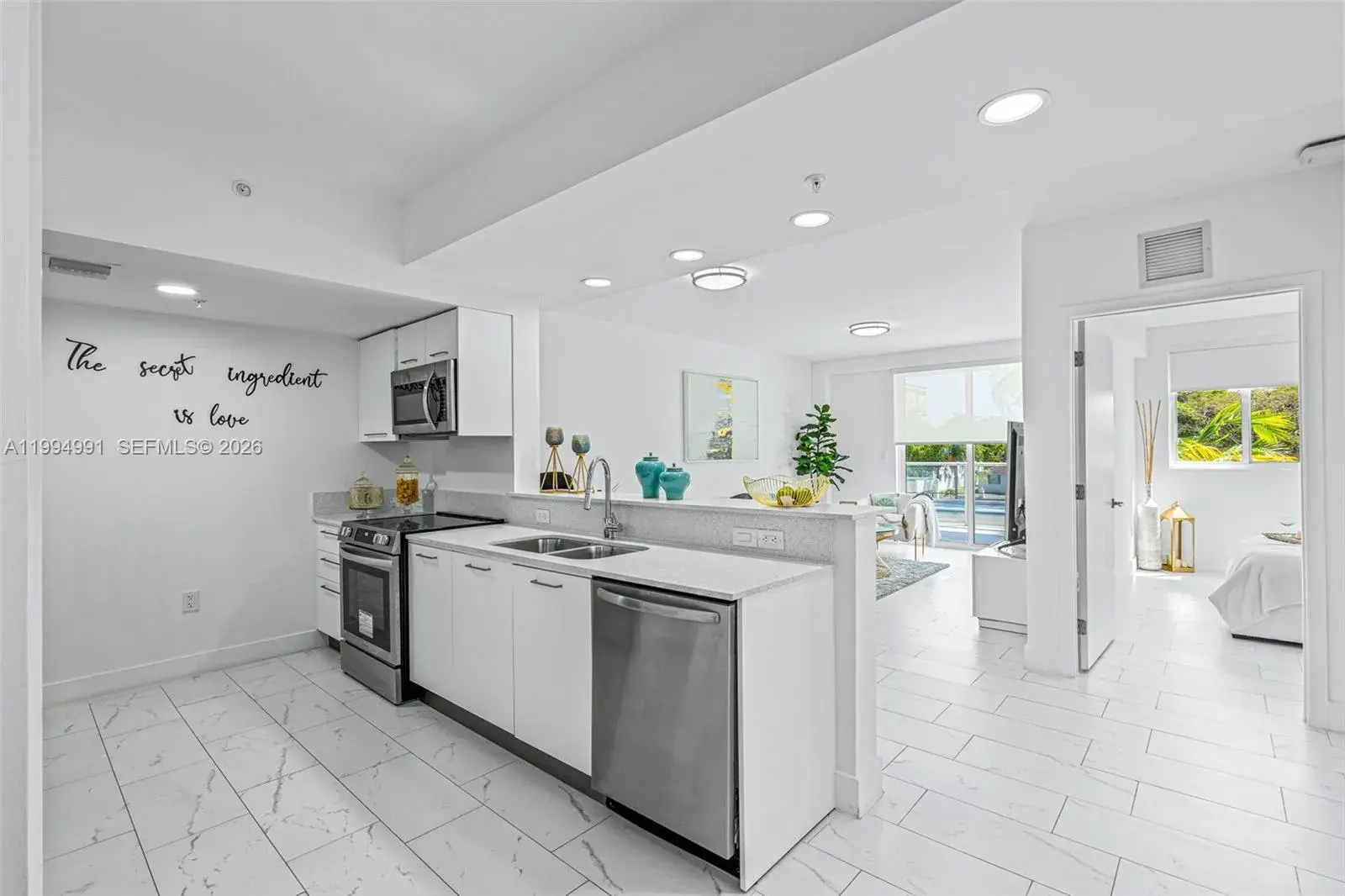 1 bedroom 1 bath Residential for sale at 1850 Monroe St # 205, Hollywood FL 33020