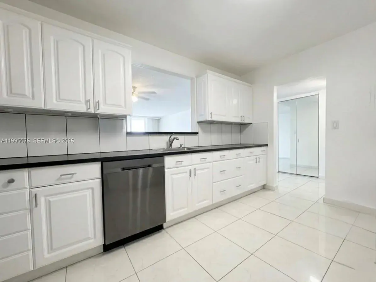 2 bedroom 2 bath Residential Lease for rent at 3800 S Ocean Dr # 816, Hollywood FL 33019