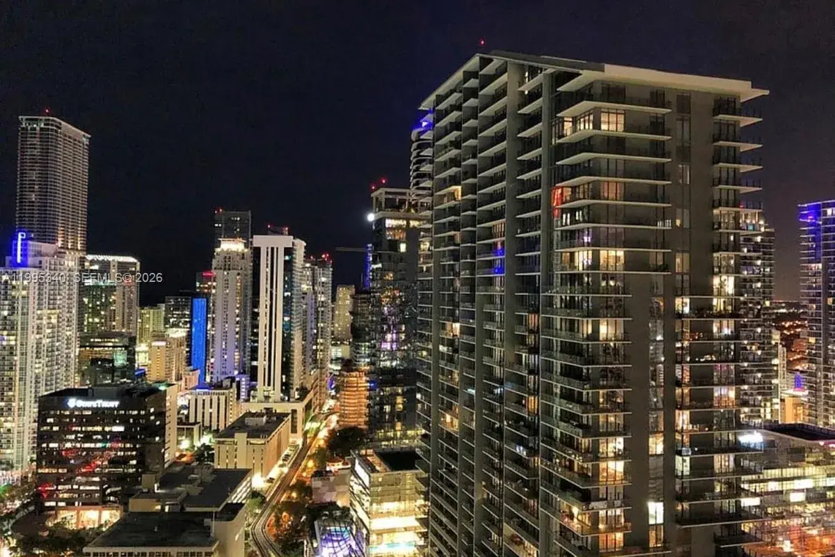 31 SE 5th St # 1402, Miami FL 33131