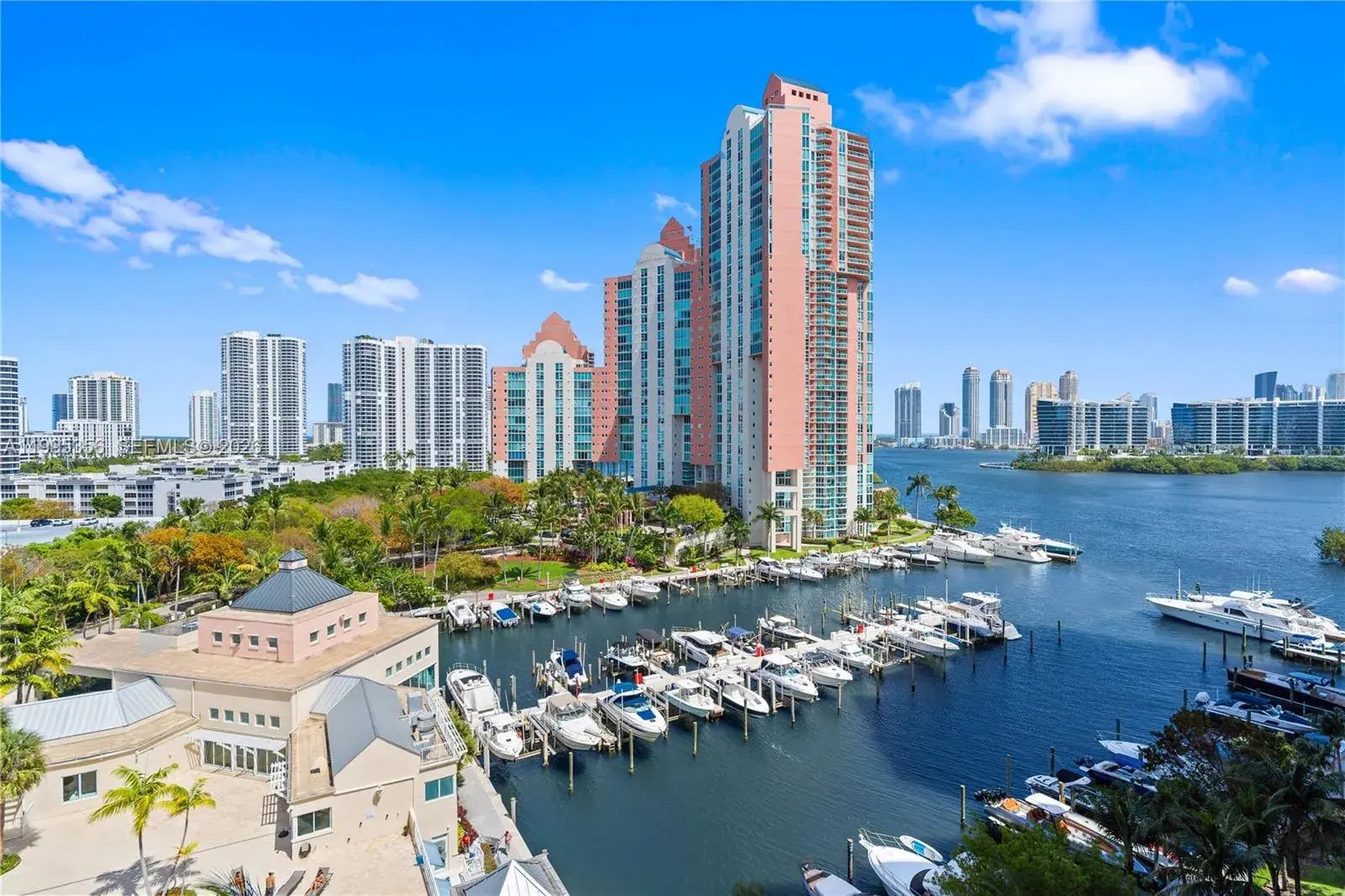 2 bedroom 3 bath Residential for sale at 3340 NE 190th St # 1004, Aventura FL 33180