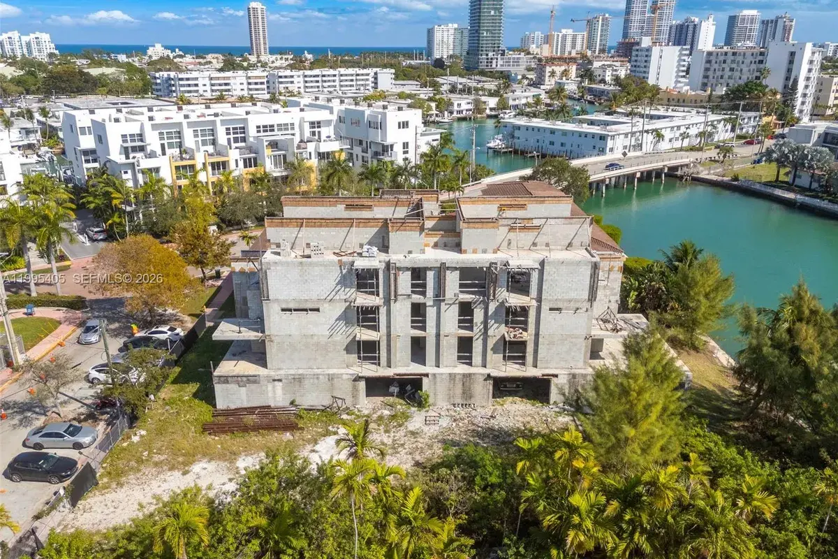 10 S Shore Dr, Miami Beach FL 33141