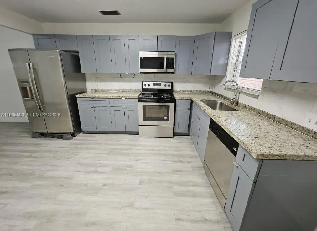 209 SW 9th St # 209, Hallandale Beach FL 33009