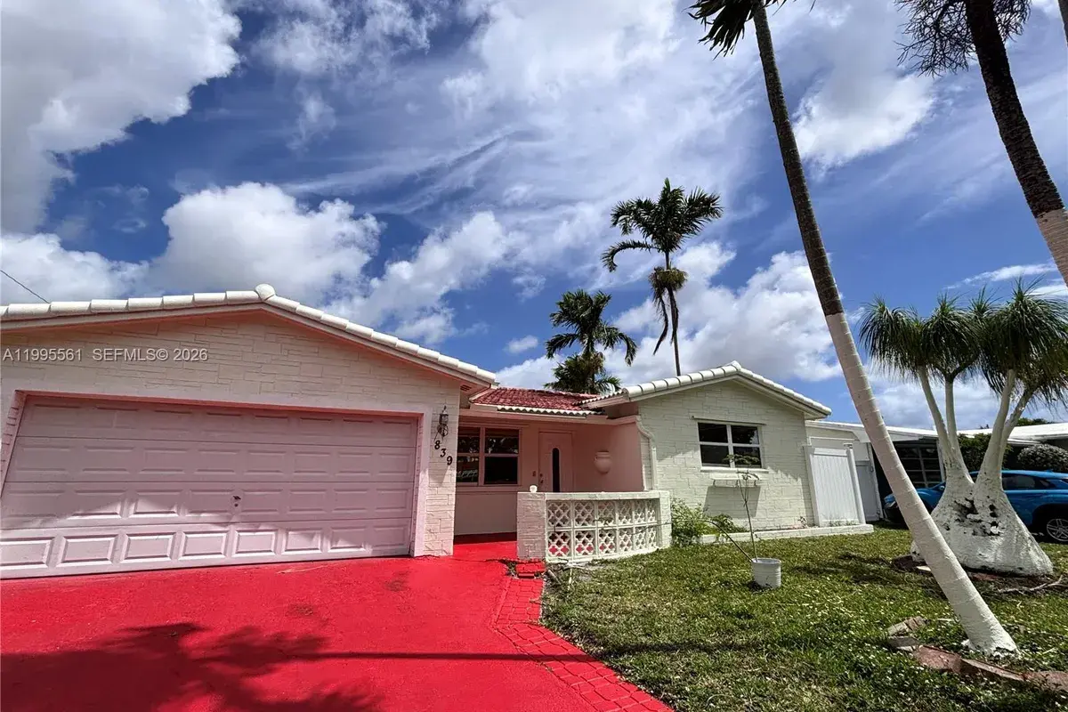 839 S Highland Dr, Hollywood FL 33021