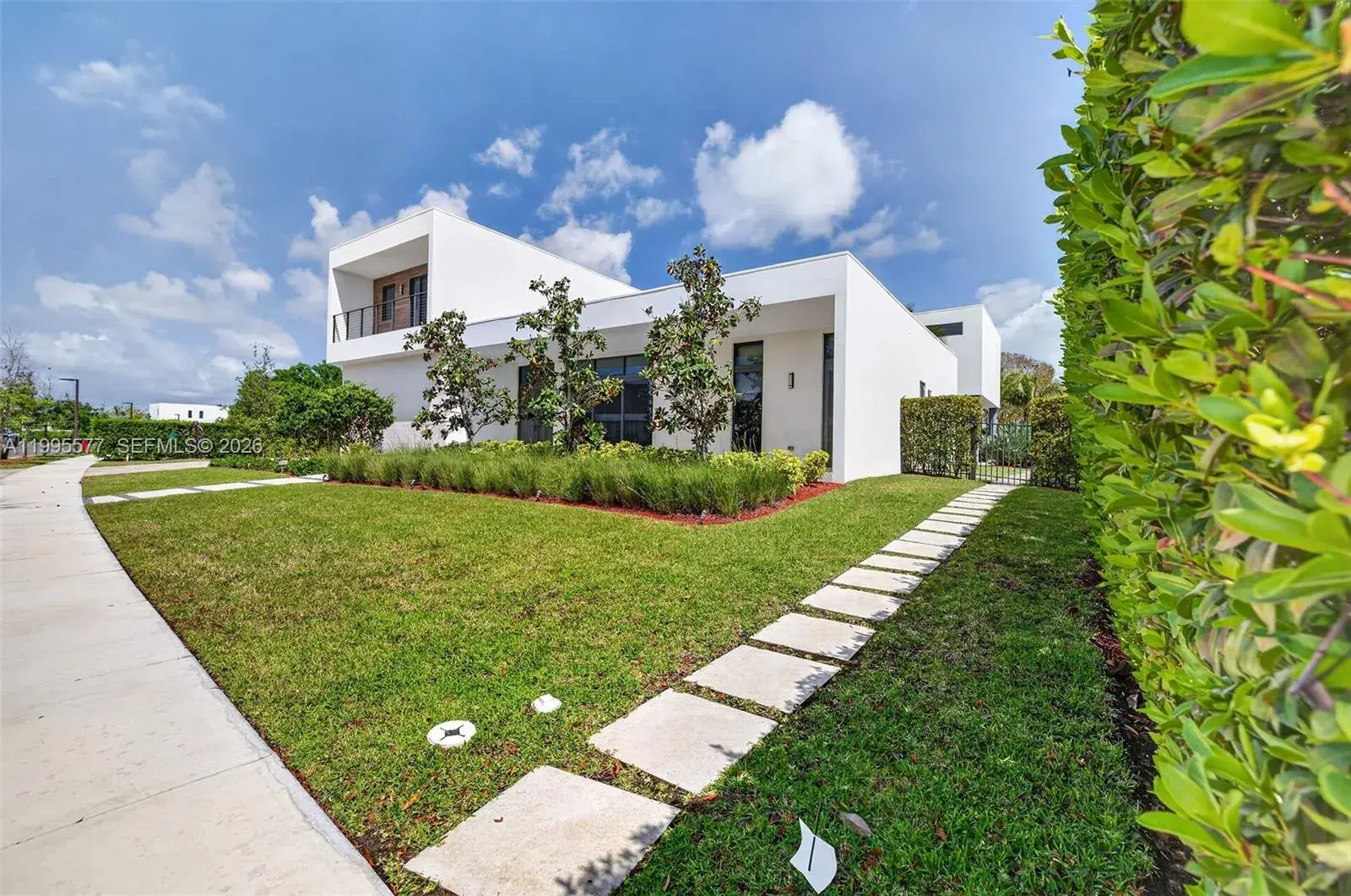 16709 Botaniko Drive North, Weston FL 33326