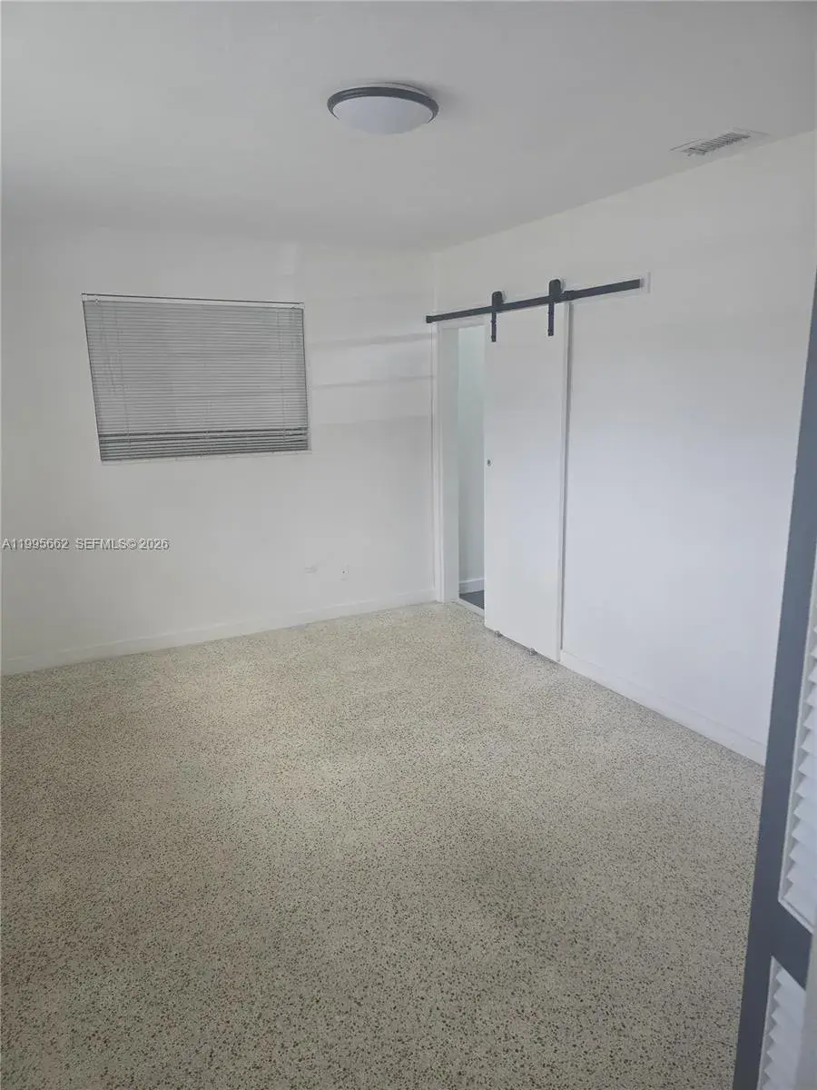 9725 SW 15th St, Miami FL 33174
