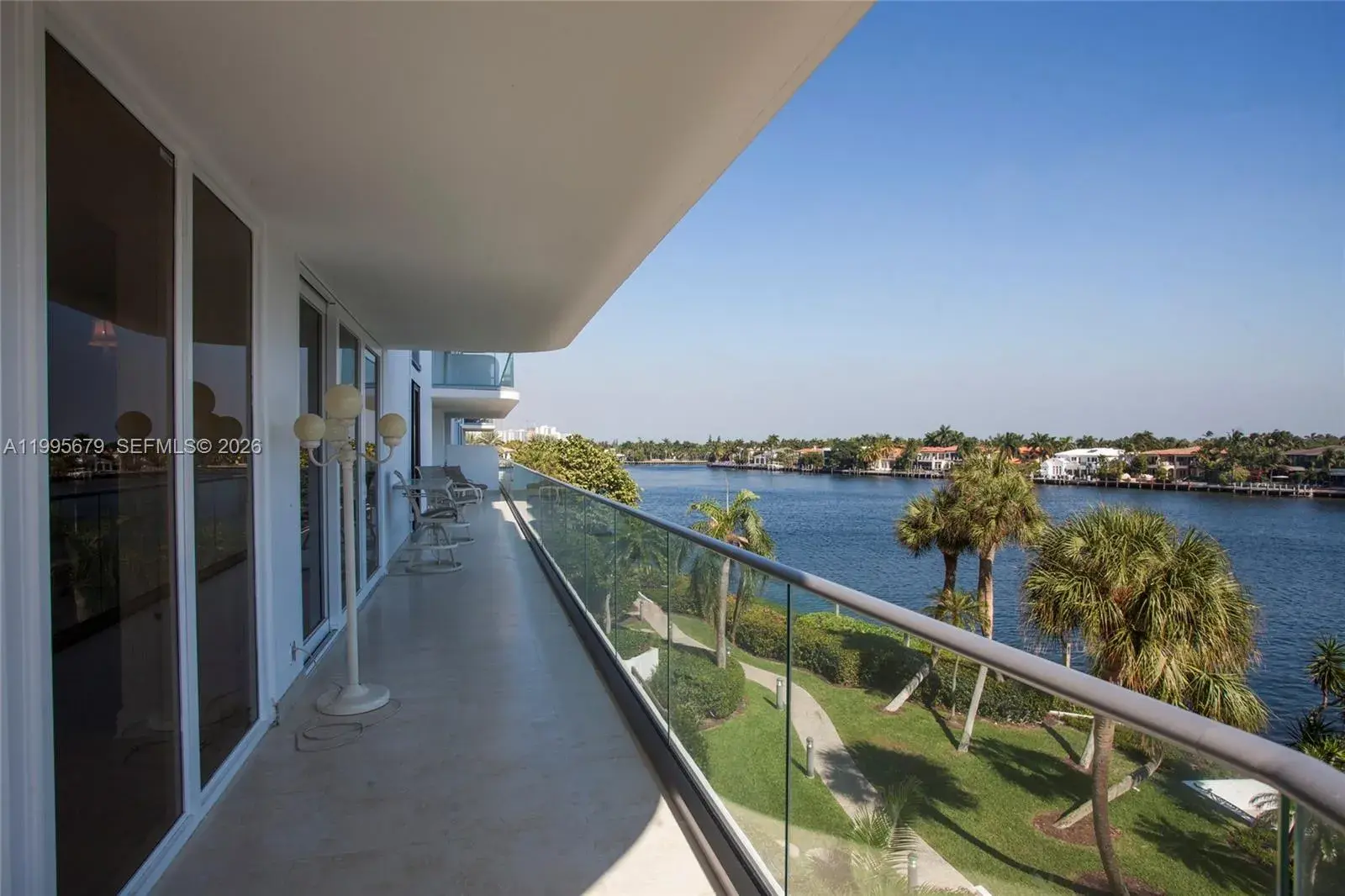 2 bedroom 2 bath Residential Lease for rent at 19707 Turnberry Way # 4H, Aventura FL 33180