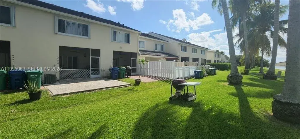 9905 NW 57th Mnr, Coral Springs FL 33076