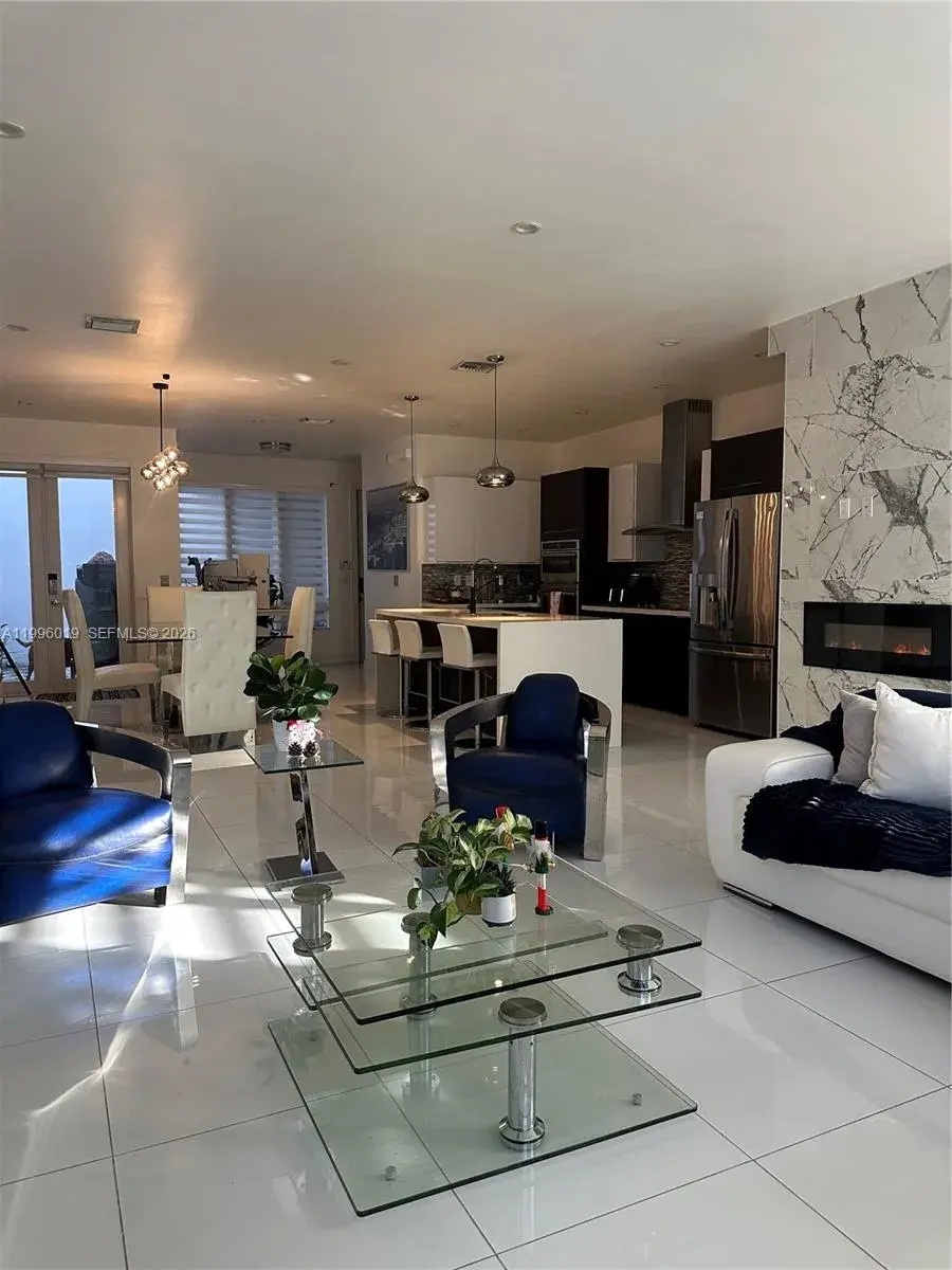 10361 NW 64th Ter, Doral FL 33178
