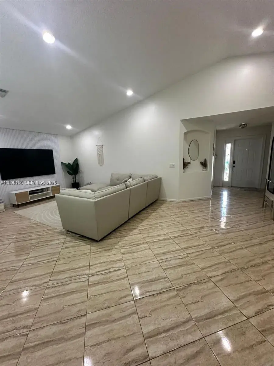 4938 SW 33rd Way, Hollywood FL 33312