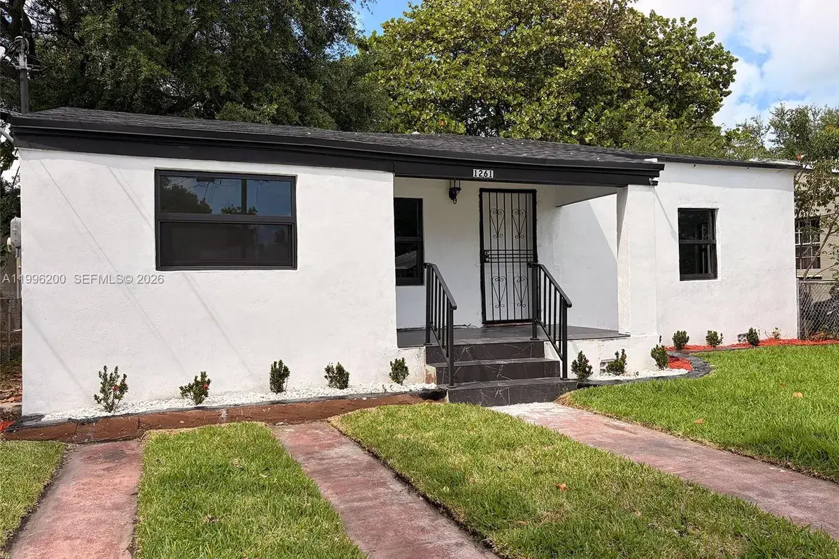 1261 NW 45th St, Miami FL 33142