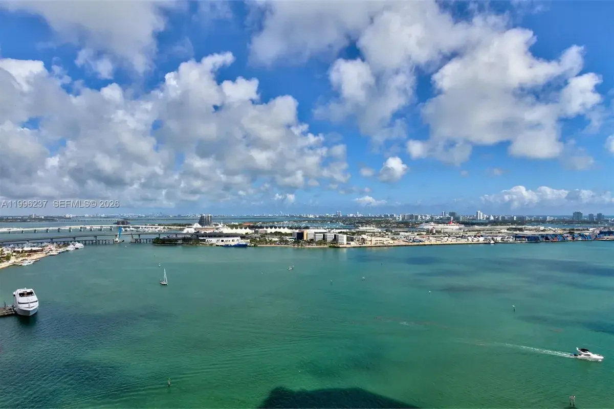 888 Brickell Key Dr, Miami FL 33131