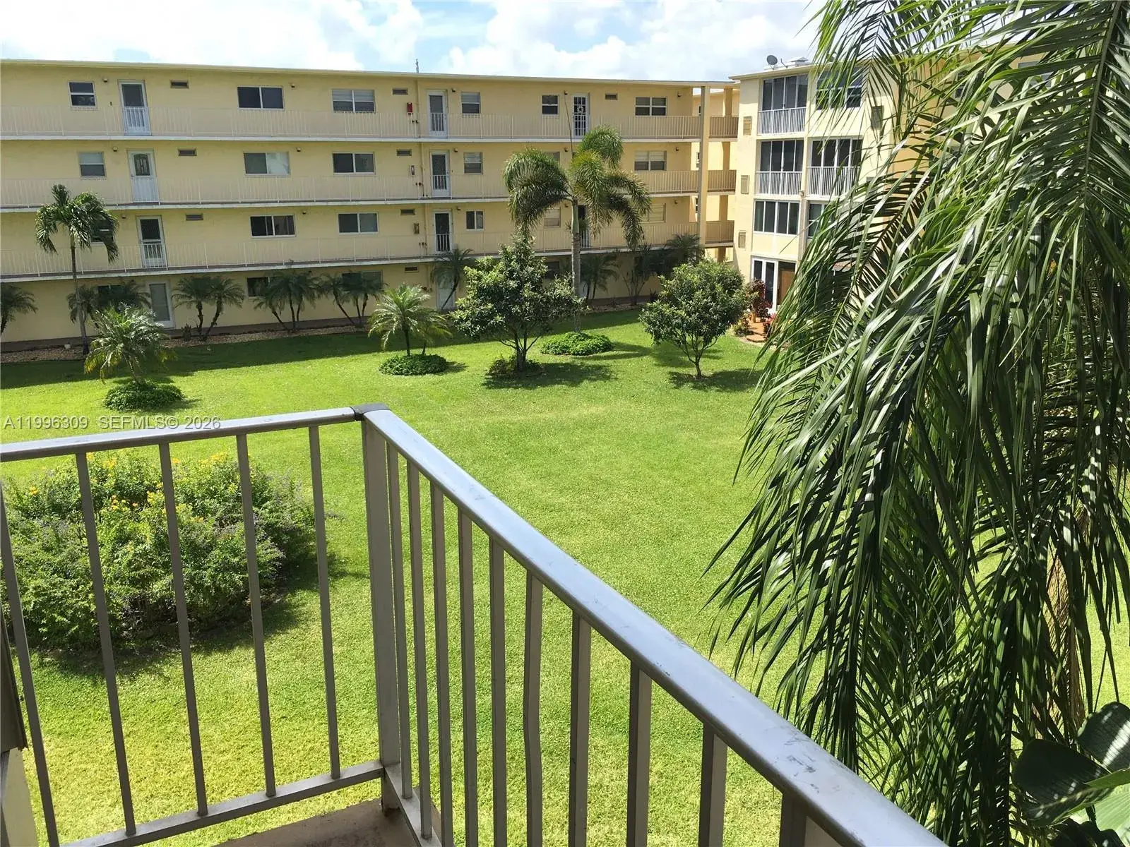 2 bedroom 2 bath Residential for sale at 300 NE 26th Ave # 314, Boynton Beach FL 33435