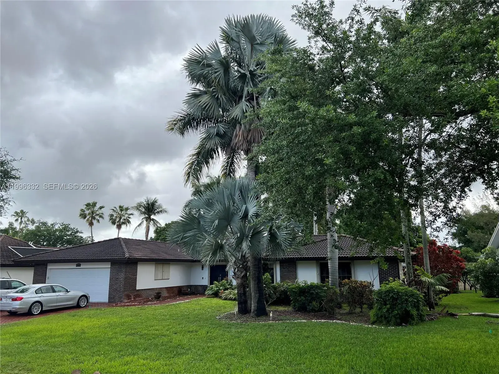 19265 E Saint Andrews Dr, Hialeah FL 33015