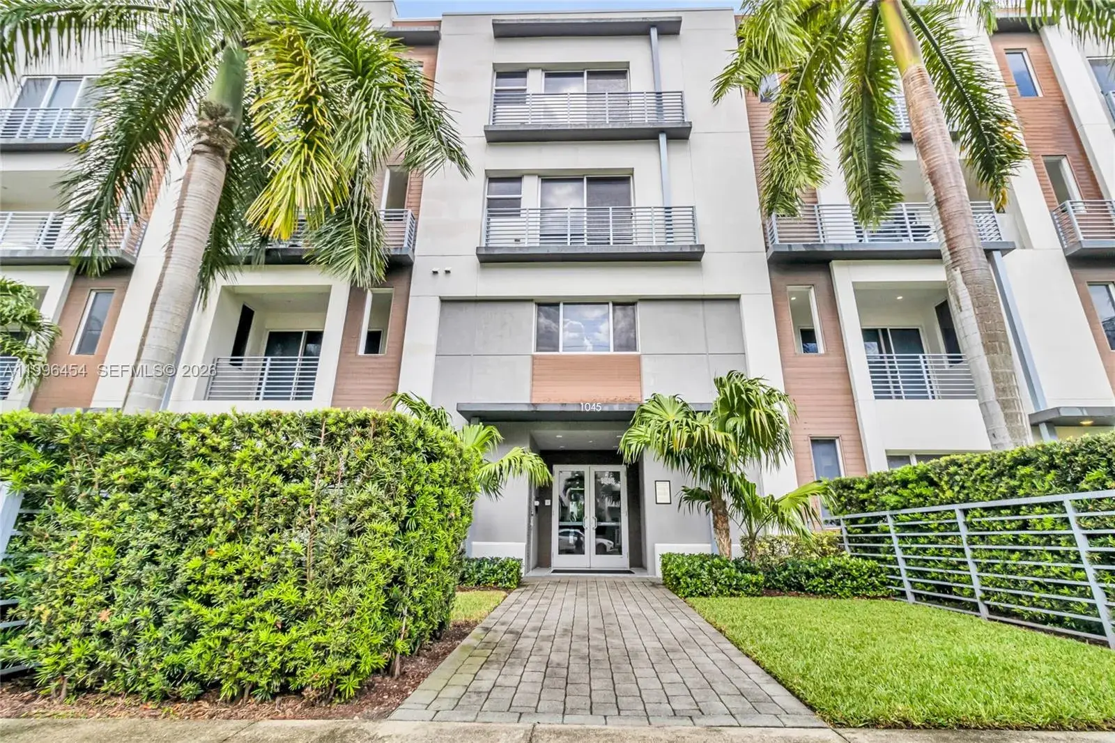 1045 NE 18th Ave # 102, Fort Lauderdale FL 33304
