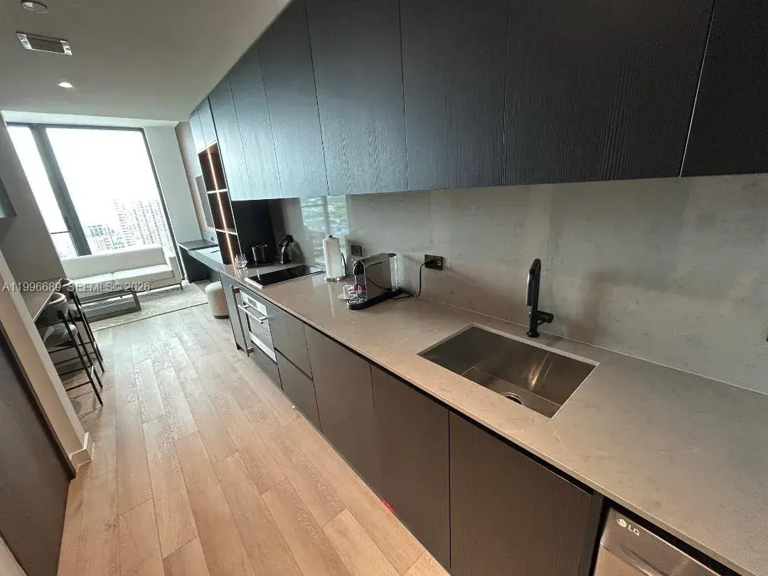 20 NE 11 st # 3301, Miami FL 33132