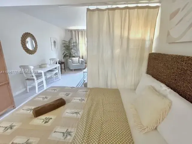 1050 Pennsylvania Ave # 28, Miami Beach FL 33139