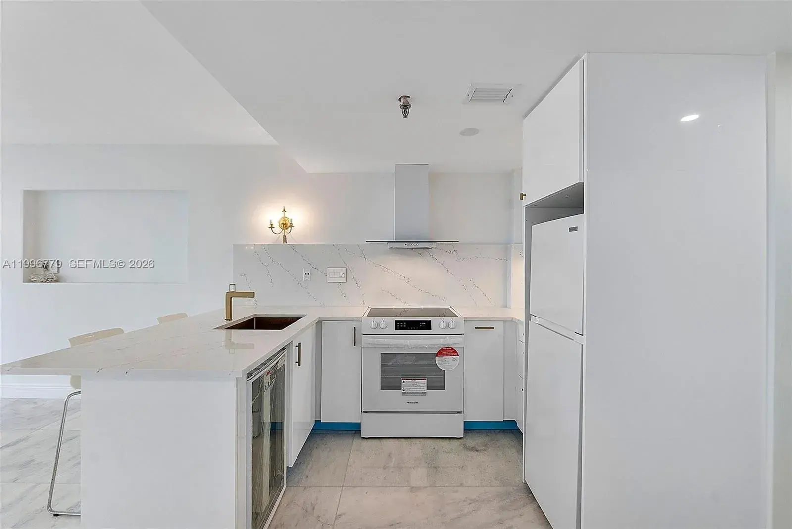 540 Brickell Key Dr # 928, Miami FL 33131