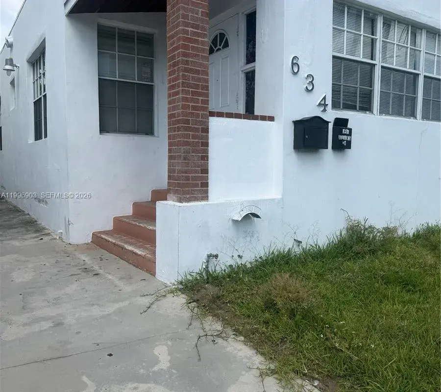 634 SW 10th Ave, Miami FL 33130