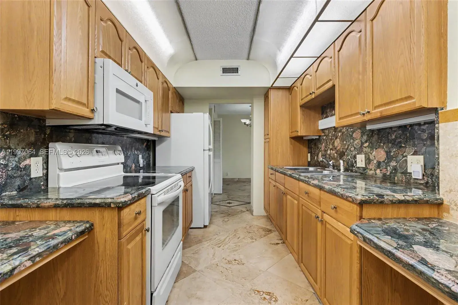 4200 Hillcrest Dr # 408, Hollywood FL 33021