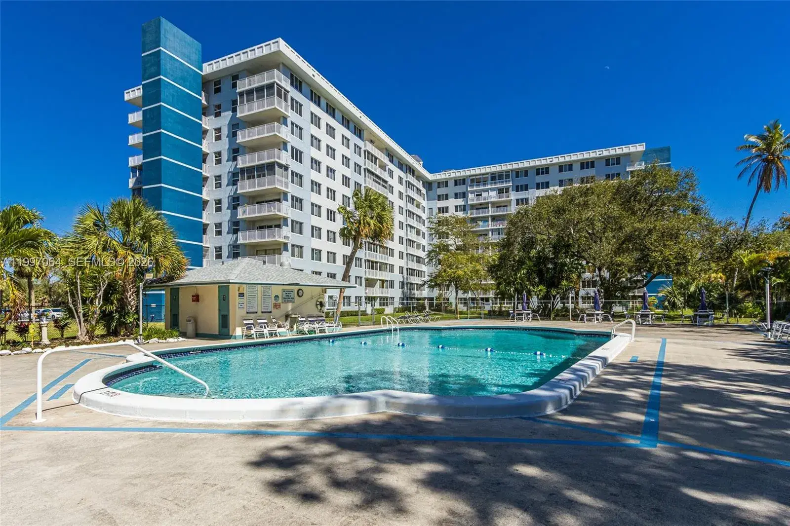 4200 Hillcrest Dr # 408, Hollywood FL 33021
