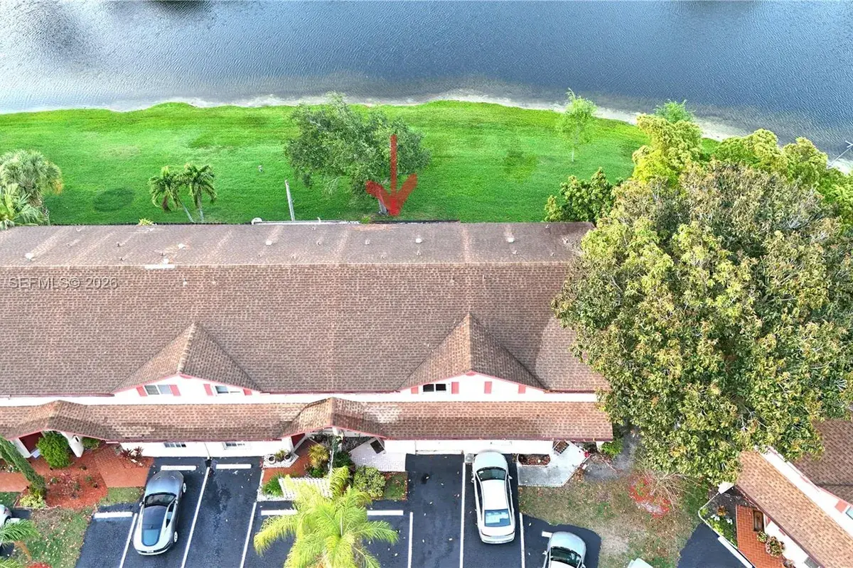 9803 NW 37th St, Sunrise FL 33351