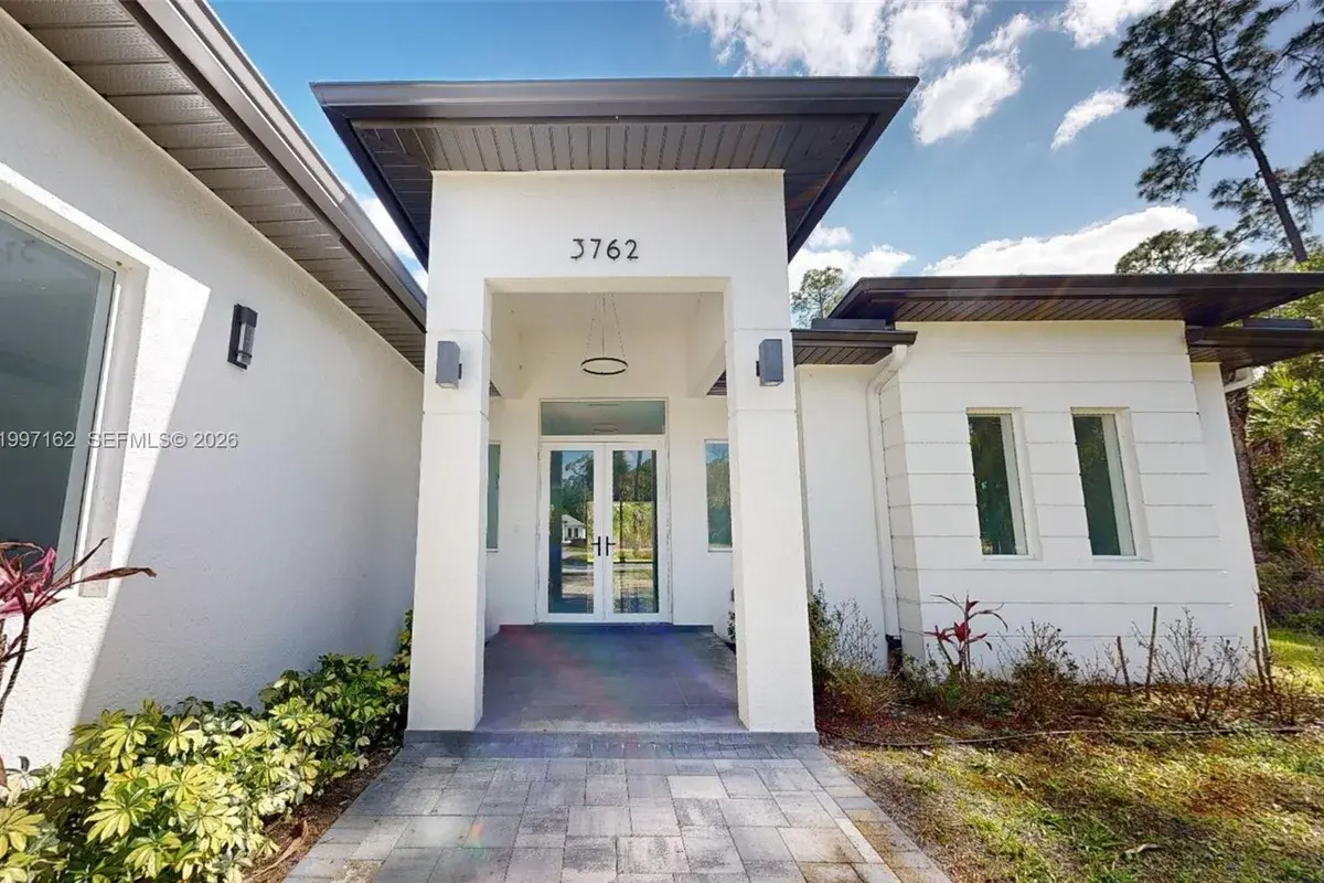 3762 32nd AVE SE, Naples FL 34117