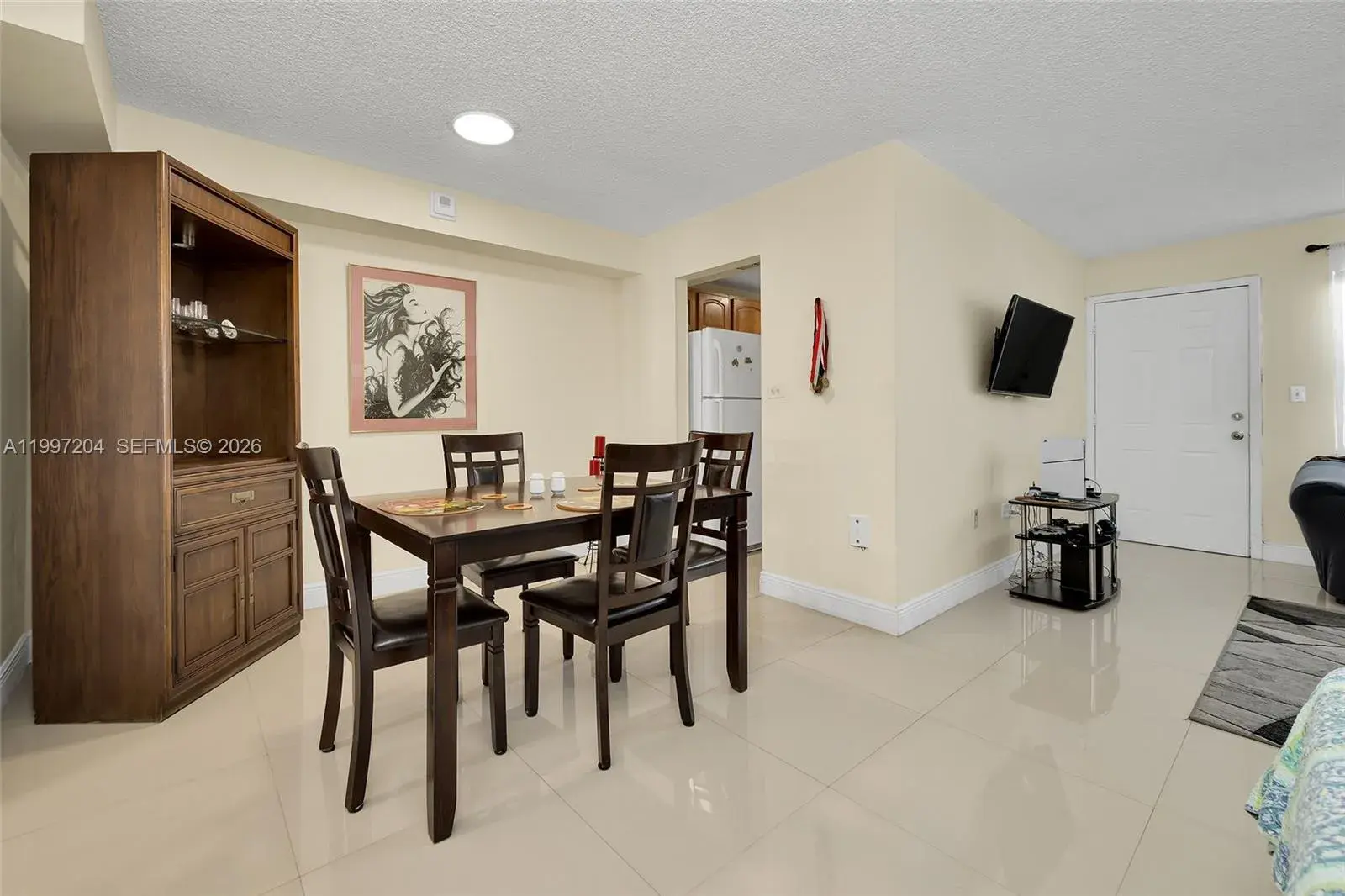 1 bedroom 1 bath Residential for sale at 7620 Carlyle Ave # 204, Miami Beach FL 33141