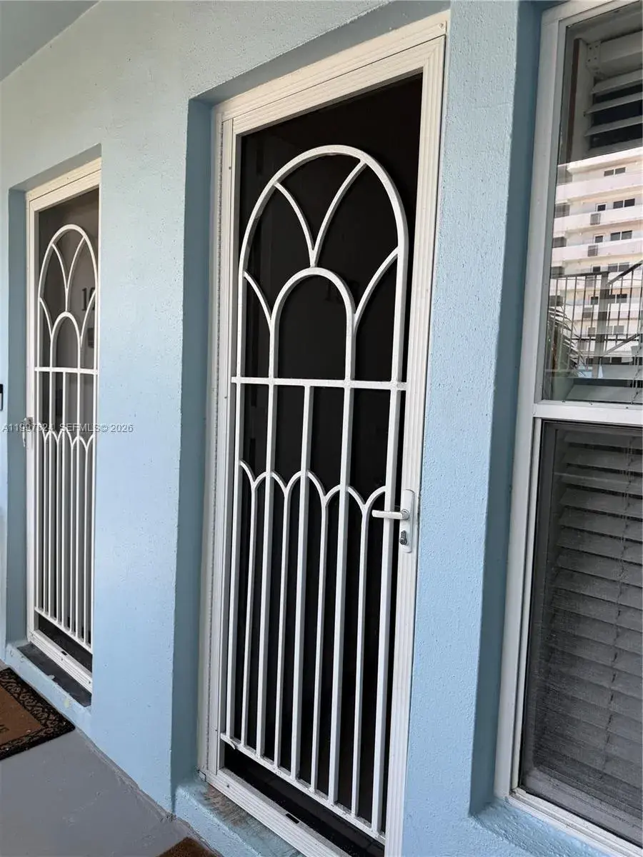 1 bedroom 1 bath Residential Lease for rent at 315 Van Buren St # 107B, Hollywood FL 33019