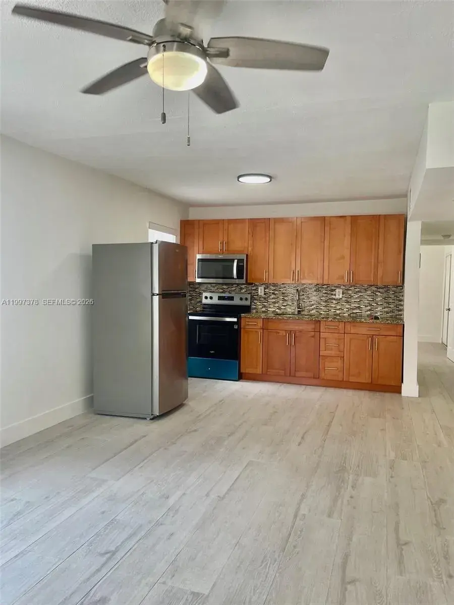 221 SW 9 AVE # 1, Miami FL 33130 photo 3