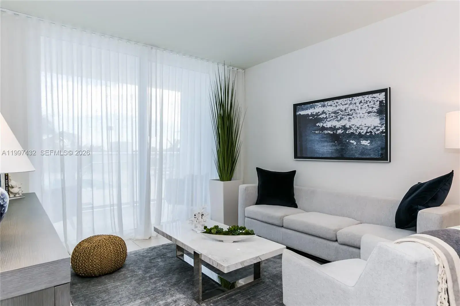 2 bedroom 2 bath Residential Lease for rent at 401 N Birch Rd # 404, Fort Lauderdale FL 33304