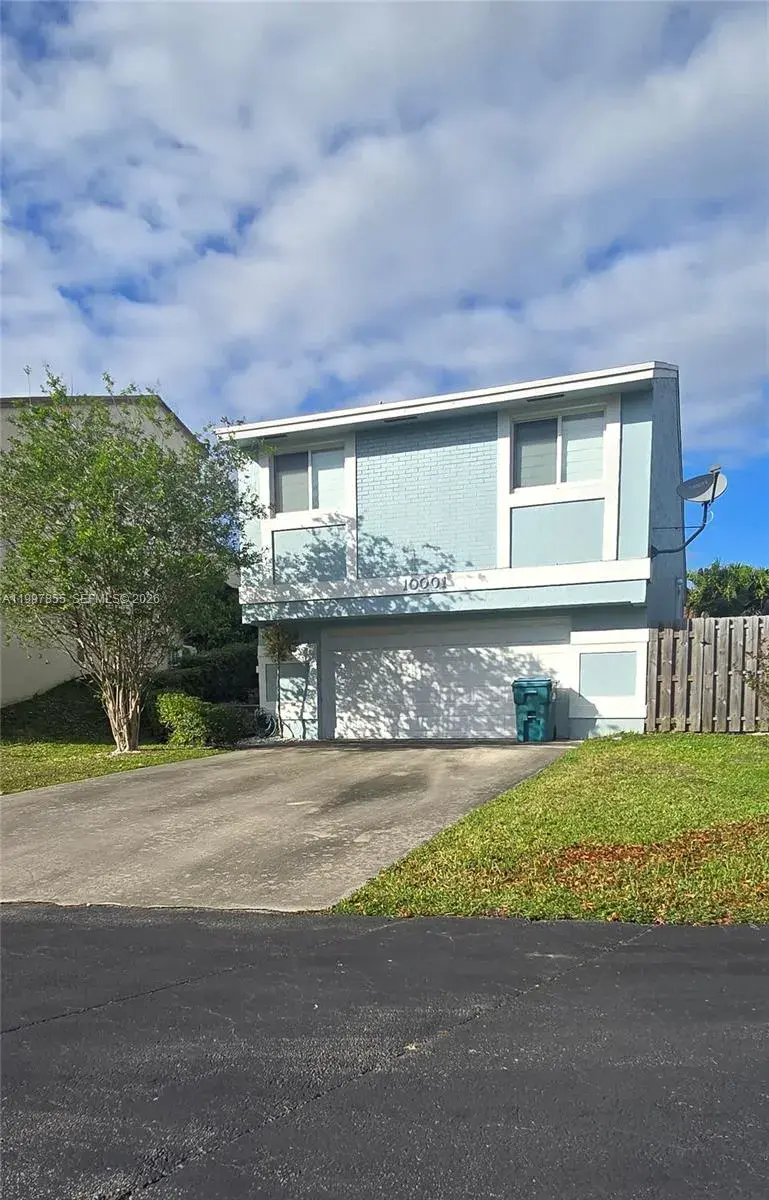 3 bedroom 2 bath Residential for sale at 10001 SW 218th St, Cutler Bay FL 33190