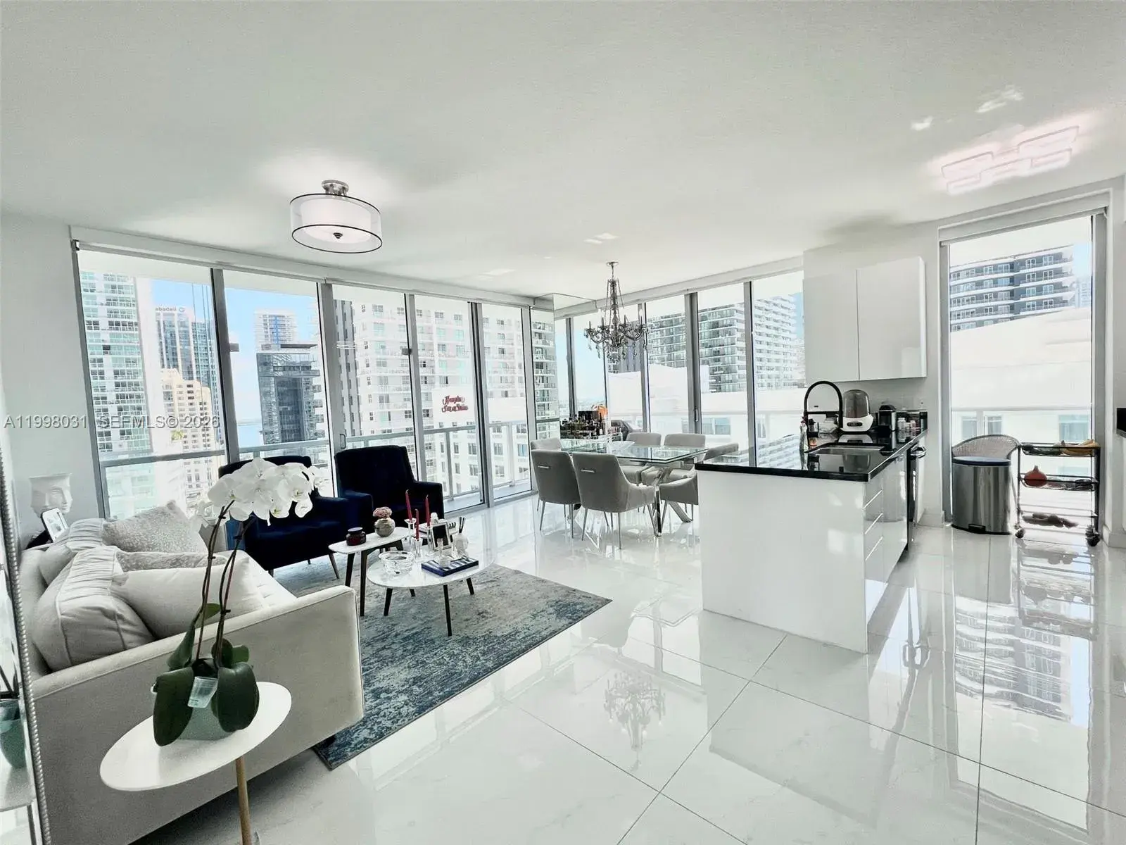 2 bedroom 2 bath Residential Lease for rent at 79 SW 12th St # 1806, Miami FL 33130