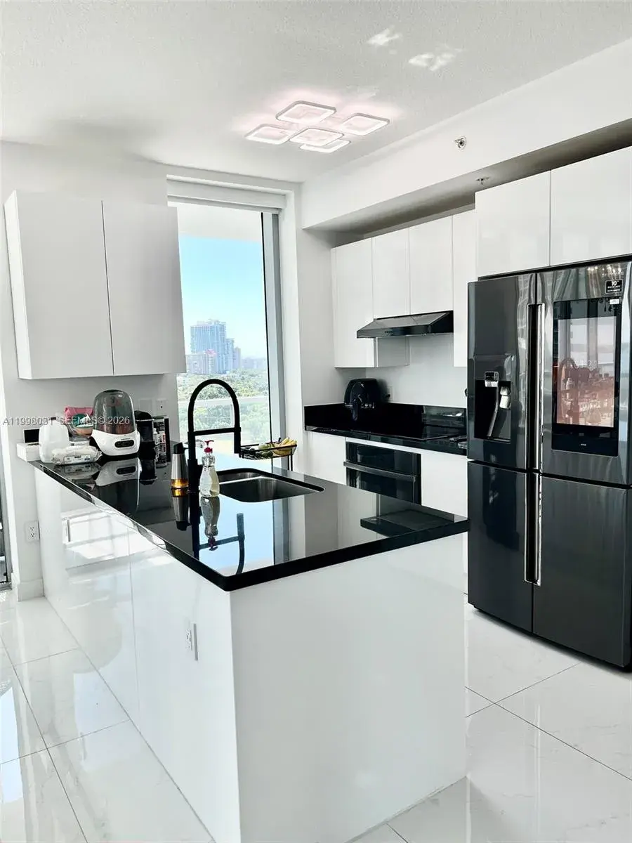 79 SW 12th St # 1806, Miami FL 33130 photo 4