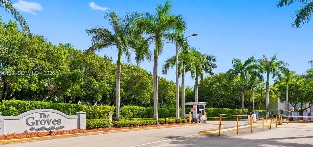 2984 SE 15th Ter, Homestead FL 33035