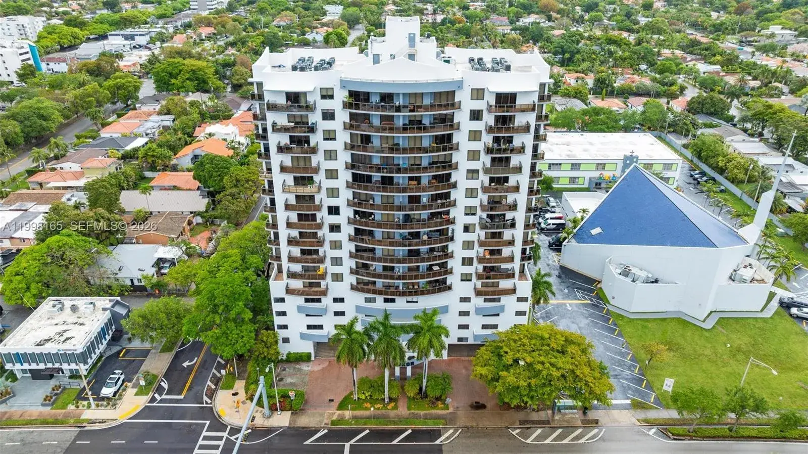 2 bedroom 2 bath Residential for sale at 2301 SW 27th Ave # 906, Miami FL 33145