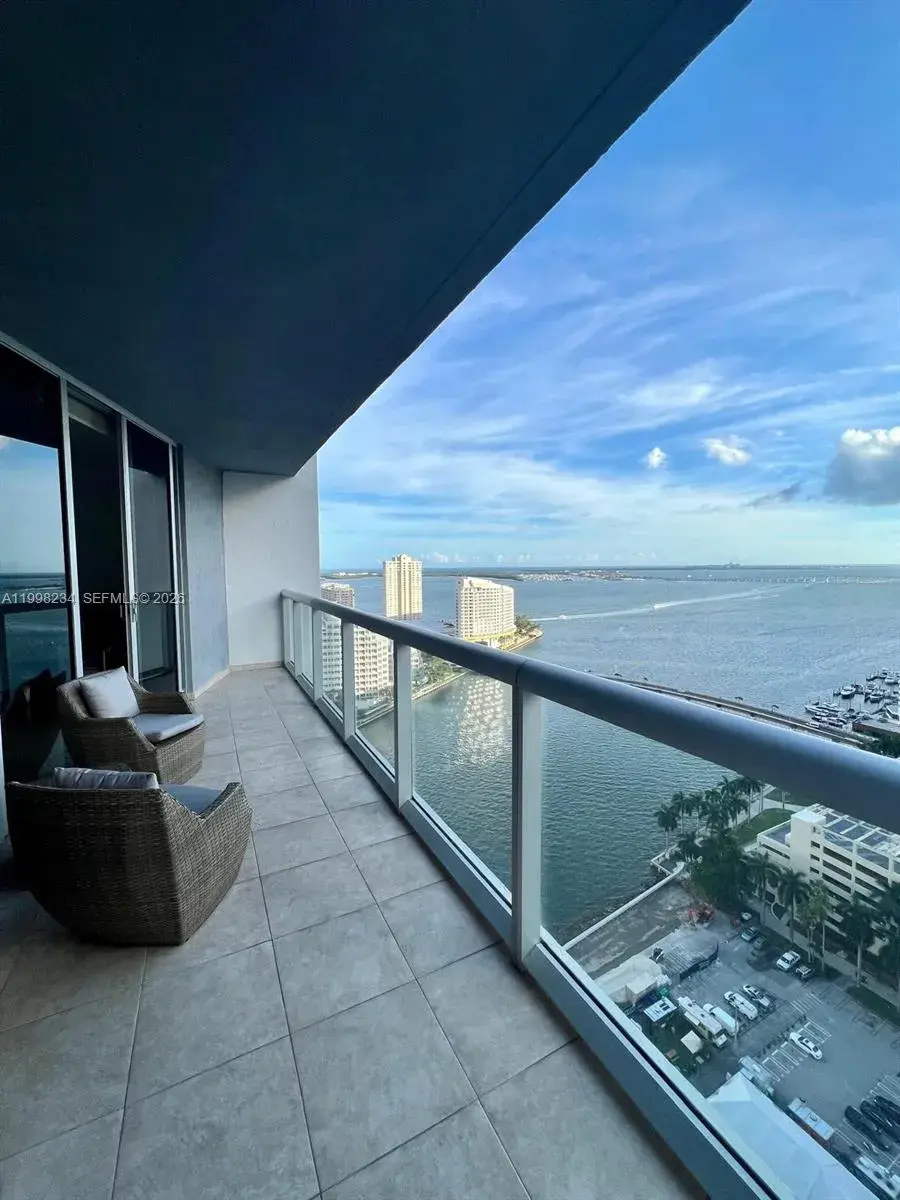 1 bedroom 1 bath Residential Lease for rent at 495 Brickell ave # 2707, Miami FL 33131