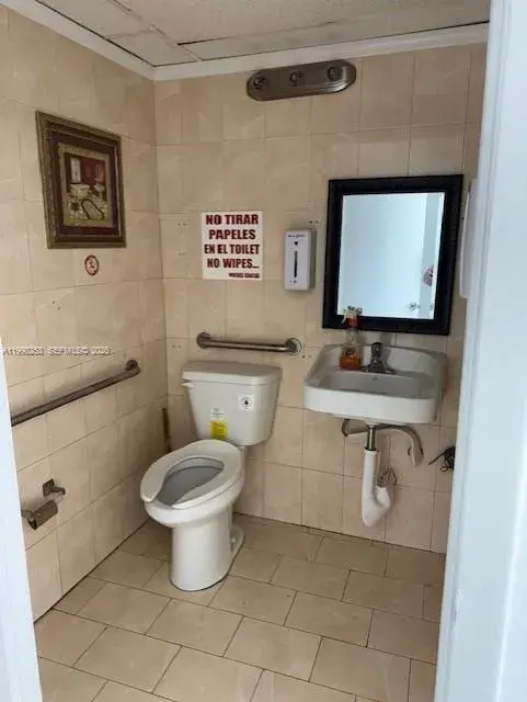 5755 W Flagler St # 114, Miami FL 33144
